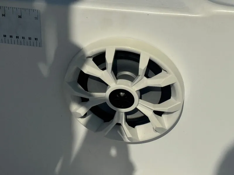 Slide: The Image of Piranha Casador B2200 2018 - 43