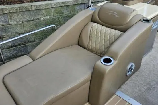 Slide: The Image of 2016 Bennington 2575 RCW boat seat with cup holders and quilted design. - 10