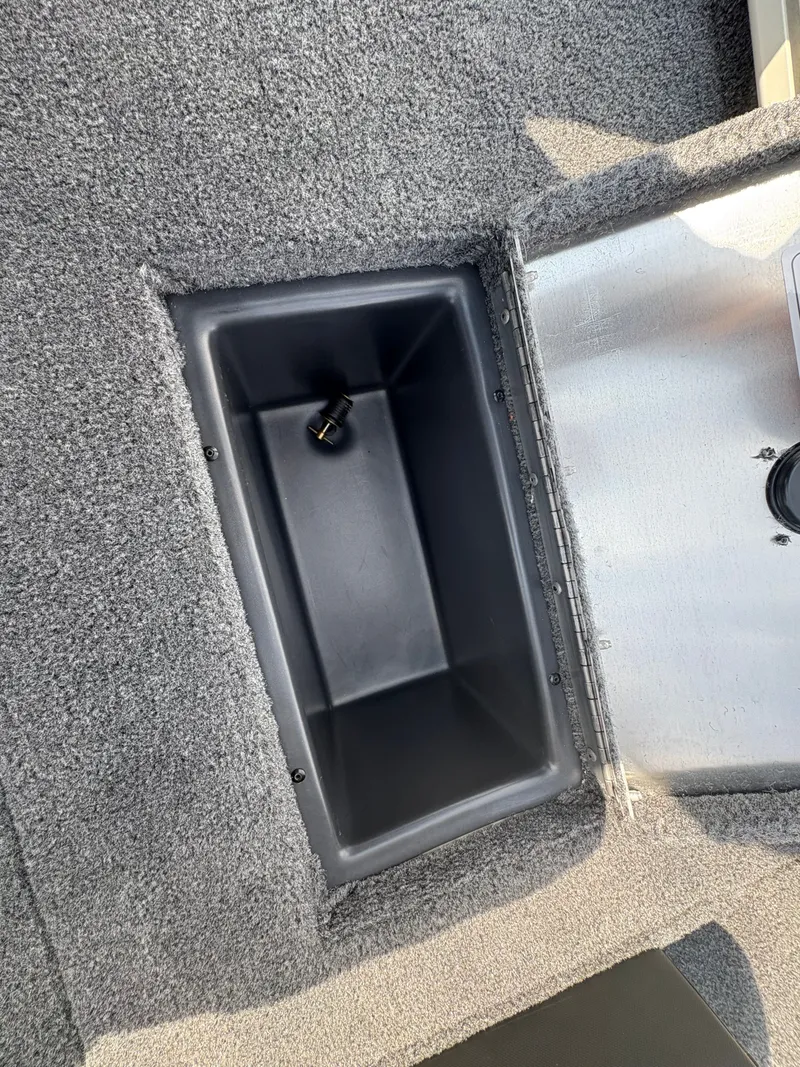 Slide: The Image of Bass Tracker Pro Team 175TXW 2023 - 12