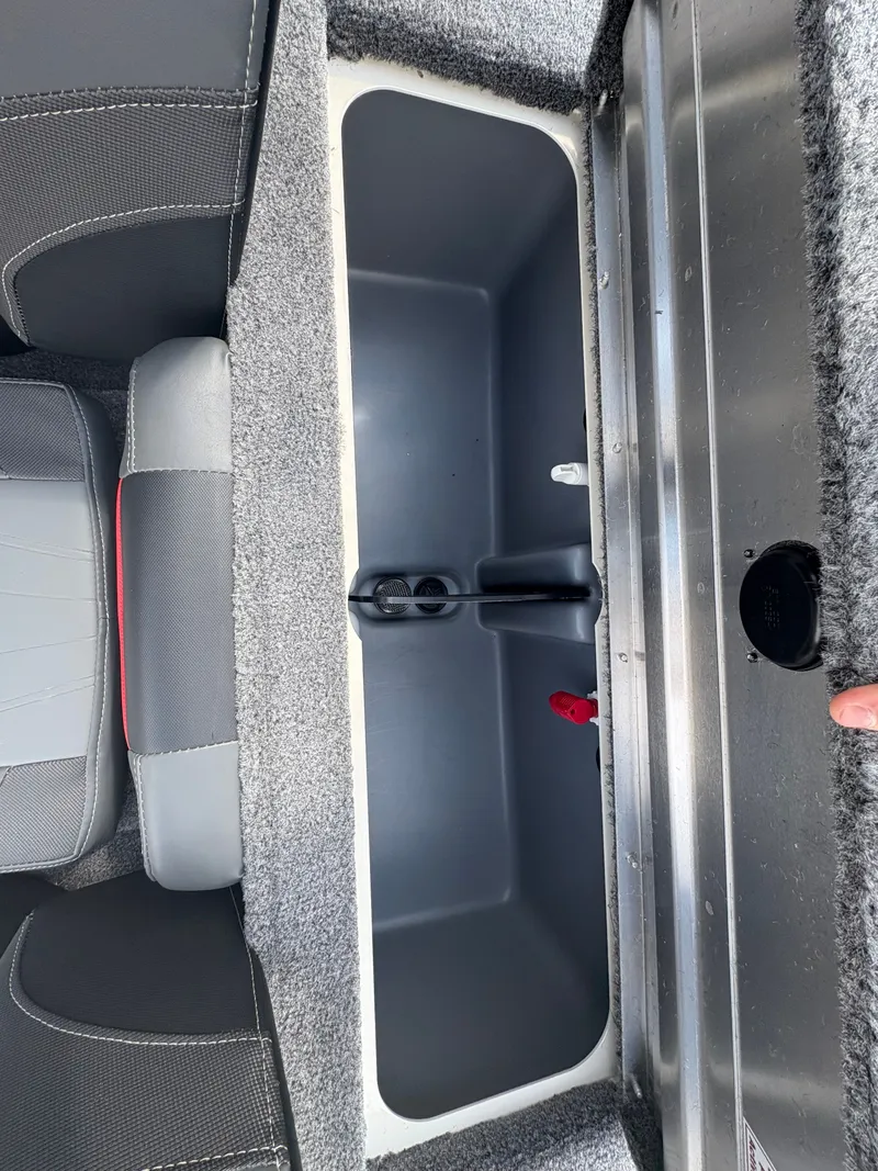 Slide: The Image of Bass Tracker Pro Team 175TXW 2023 - 16