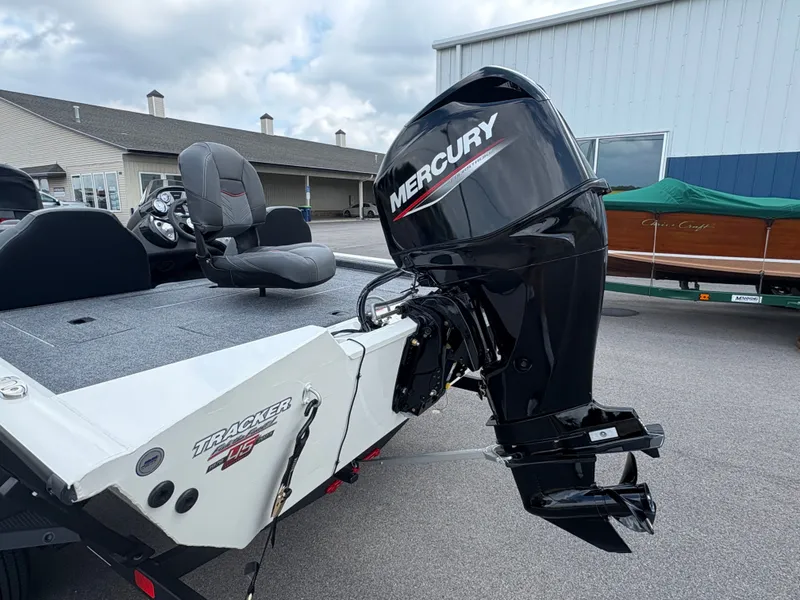 Slide: The Image of Bass Tracker Pro Team 175TXW 2023 - 2