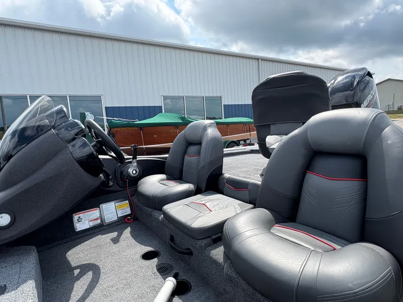 Slide: The Image of Bass Tracker Pro Team 175TXW 2023 - 5