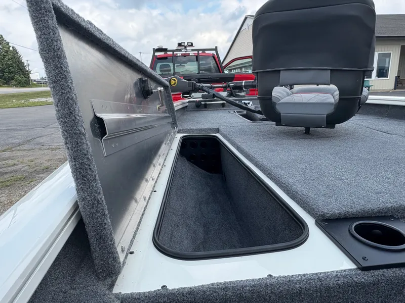 Slide: The Image of Bass Tracker Pro Team 175TXW 2023 - 6