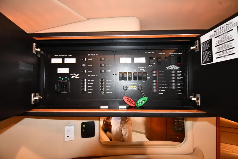 Slide: The Image of Sea Ray Sundancer 460 2003 - 68