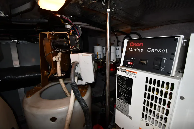 Slide: The Image of Sea Ray Sundancer 460 2003 - 76