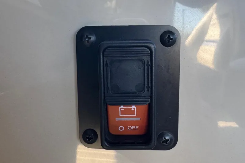 Slide: The Image of Switch panel on Viaggio Diamante B 2022, featuring an "Off" position with battery icon. - 34