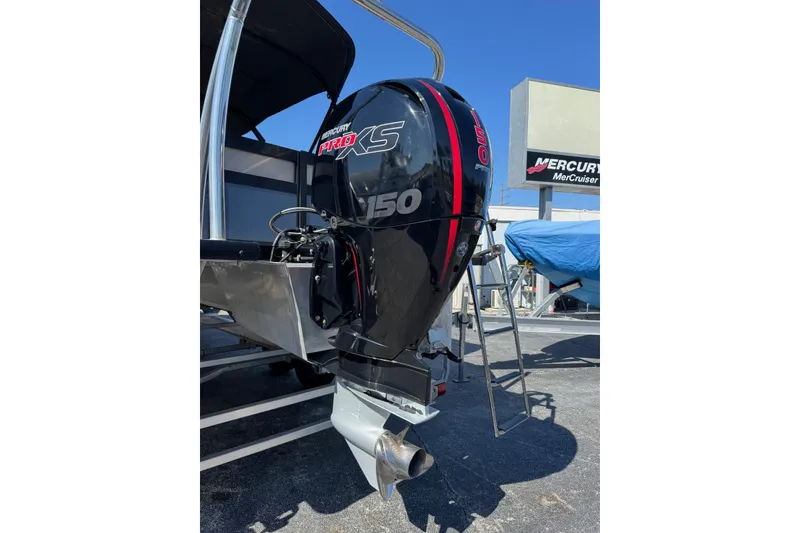 Slide: The Image of 2022 Viaggio Diamante B with Mercury Pro XS 150 outboard motor. - 41