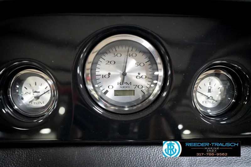 Slide: The Image of Rockford Fosgate PMX-1 stereo system displaying FM 99.3 MHz, Bluetooth enabled. - 33