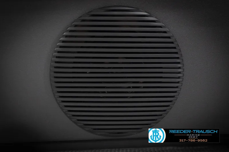 Slide: The Image of Throttle control and safety warnings on a 2026 Bennington 20 SSR boat dashboard. - 37