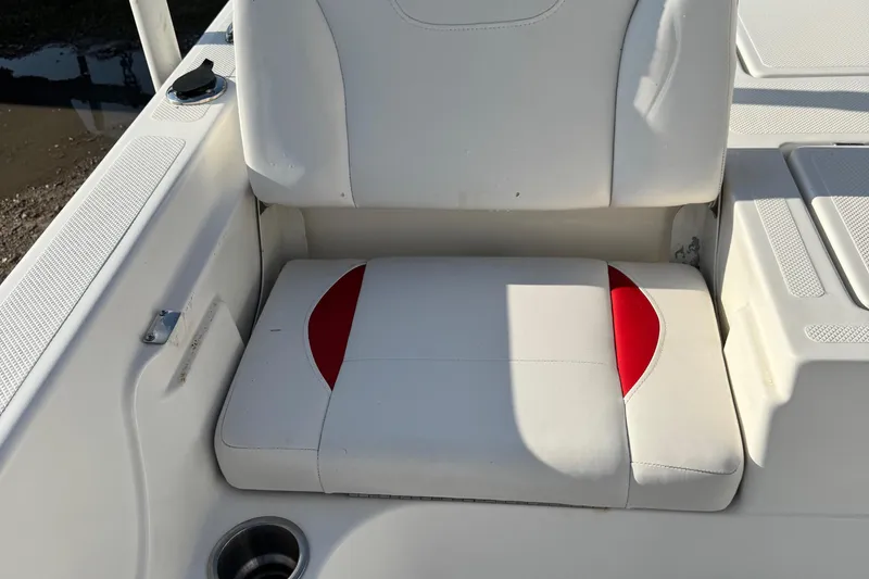 Slide: The Image of White and red seating on 2015 Epic 22 Sport Console boat. - 33