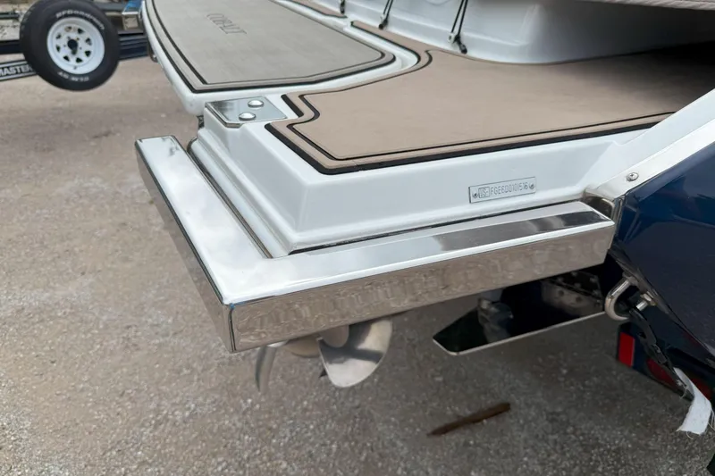 Slide: The Image of Rear view of 2016 Cobalt 26SD boat with stainless steel swim platform. - 6