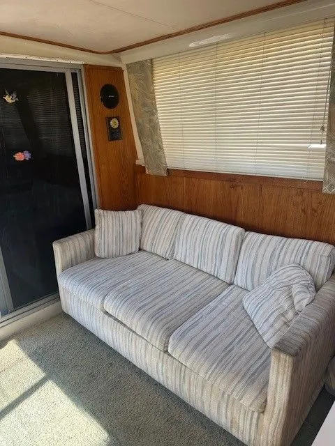 Slide: The Image of Silverton 37 Convertible 1987 - 5