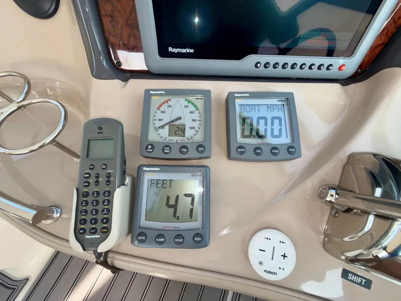 Slide: The Image of Sea Ray 500 Sundancer 2003 - 17