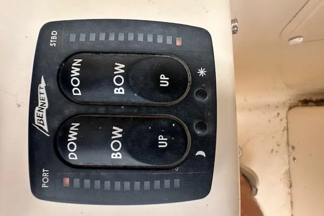 Slide: The Image of FishHawk X4 display on 2010 Grady-White Tournament 275 boat, dockside view. - 9