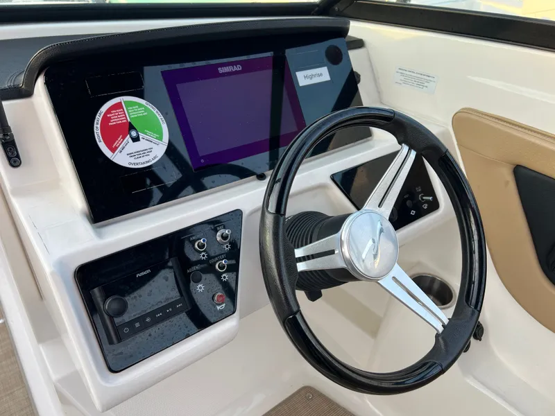 Slide: The Image of Sea Ray SPX 210 Outboard 2022 - 19