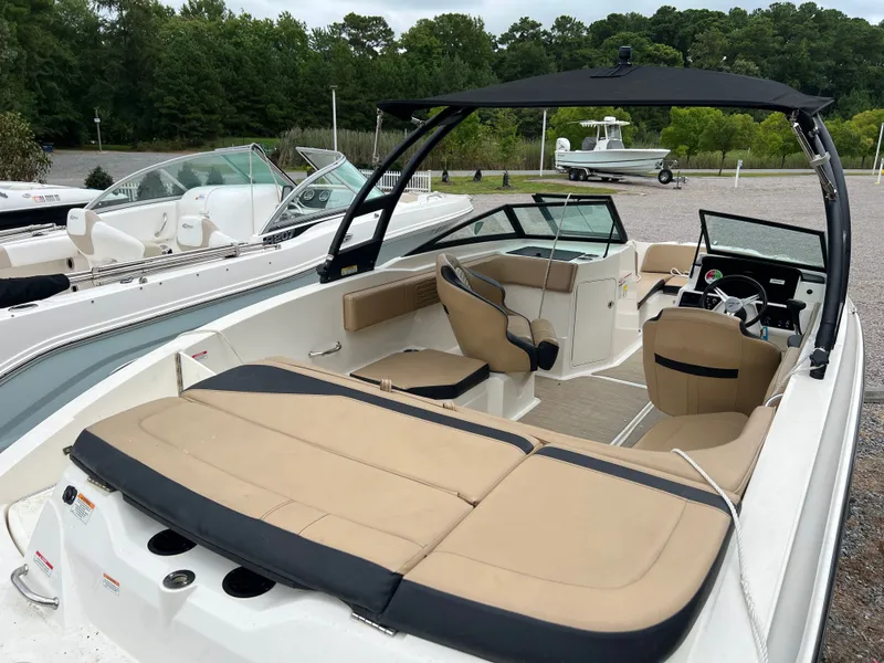 Slide: The Image of Sea Ray SPX 210 - 22