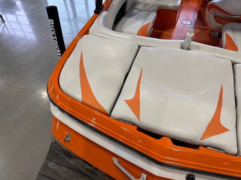 Slide: The Image of MasterCraft X2 2007 - 12