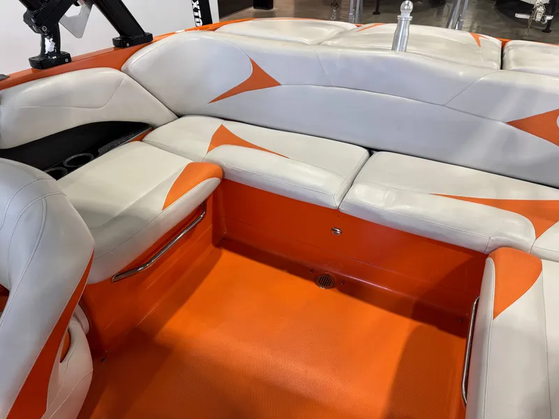 Slide: The Image of MasterCraft X2 2007 - 15