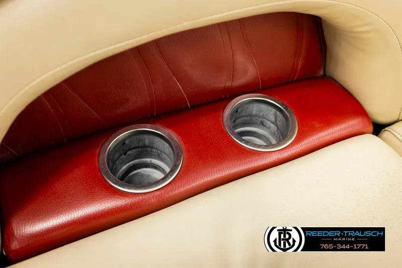Slide: The Image of Red and beige leather boat seat with dual cup holders, Sylvan 818 Mirage CR 2017. - 32