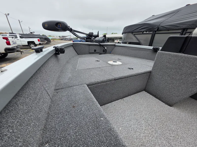 Slide: The Image of Alumacraft 165 CS 2019 - 17