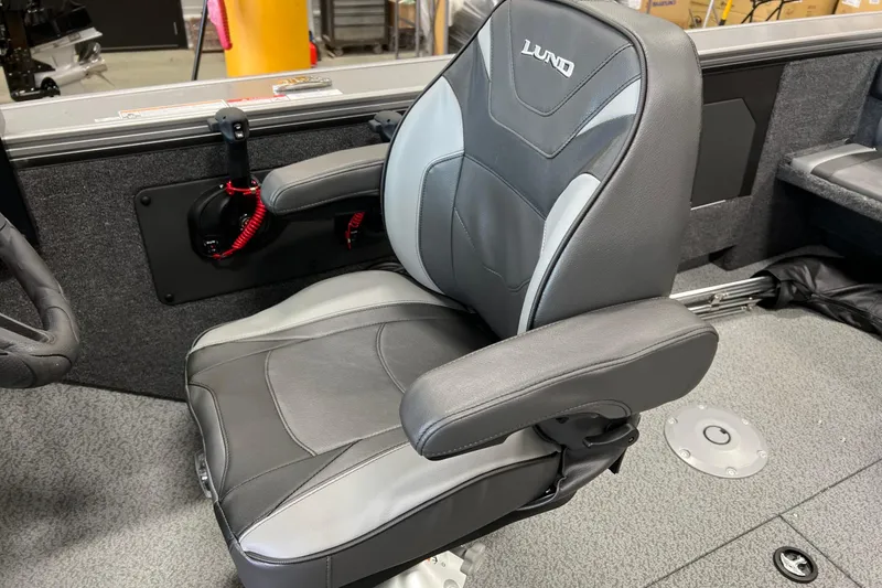 Slide: The Image of 2026 Lund 1875 Fisherman boat seat, featuring ergonomic design and premium materials. - 25