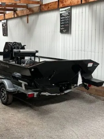 Slide: The Image of Lowe Roughneck RX1870 Pathfinder 2026 - 3