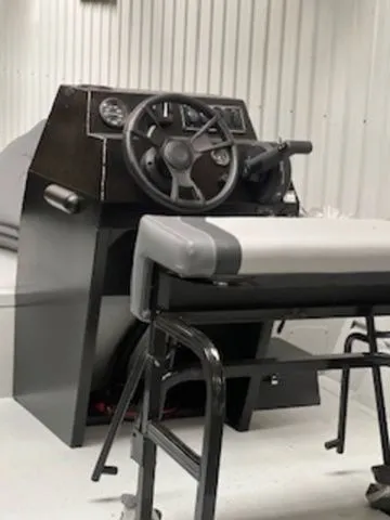 Slide: The Image of Lowe Roughneck RX1870 Pathfinder 2026 - 4