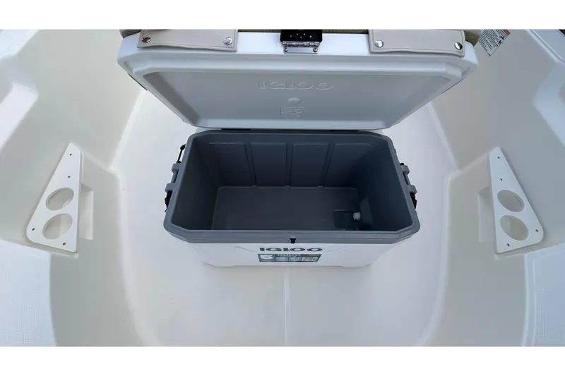 Slide: The Image of Open Igloo cooler on 2026 Boston Whaler 170 Montauk boat deck. - 16