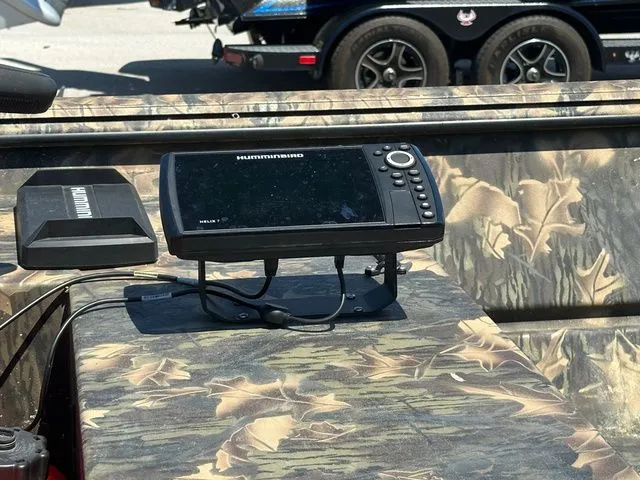 Slide: The Image of Lowe Roughneck 1760 Tiller 2021 - 8