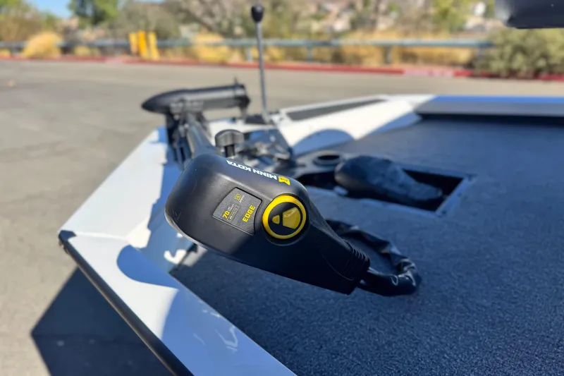 Slide: The Image of 2023 G3 SPORTSMAN 170 boat with Minn Kota trolling motor on deck. - 9