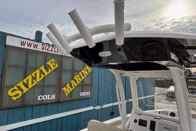 Slide: The Image of 2026 Yamaha Boats 222 FSH Sport E at Sizzle Marine, Ohio dealership. - 15