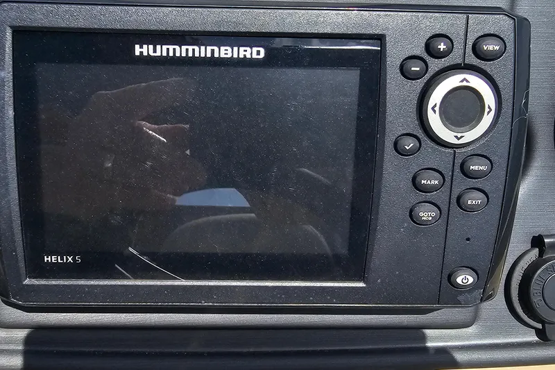Slide: The Image of Humminbird Helix 5 fish finder on 2021 Bentley Pontoons 200 CRUISE dashboard. - 13
