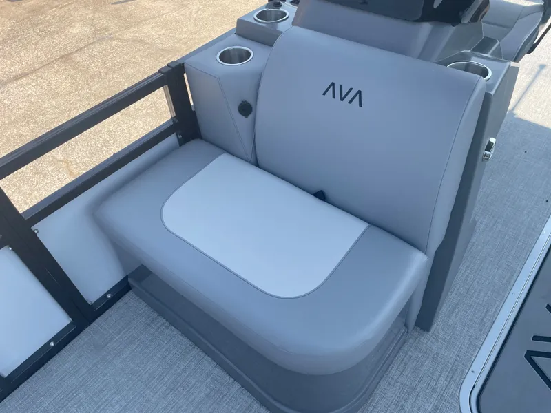 Slide: The Image of Avalon VNT85 RF23T 2025 - 12