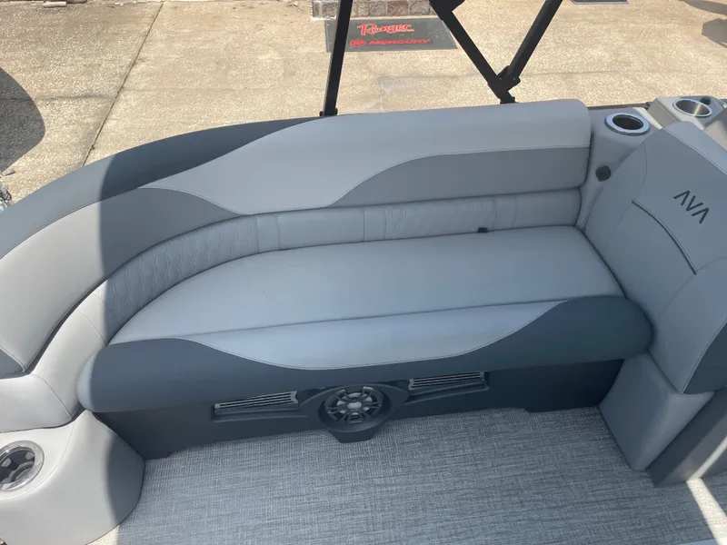 Slide: The Image of Avalon VNT85 VRB23T 2025 - 13