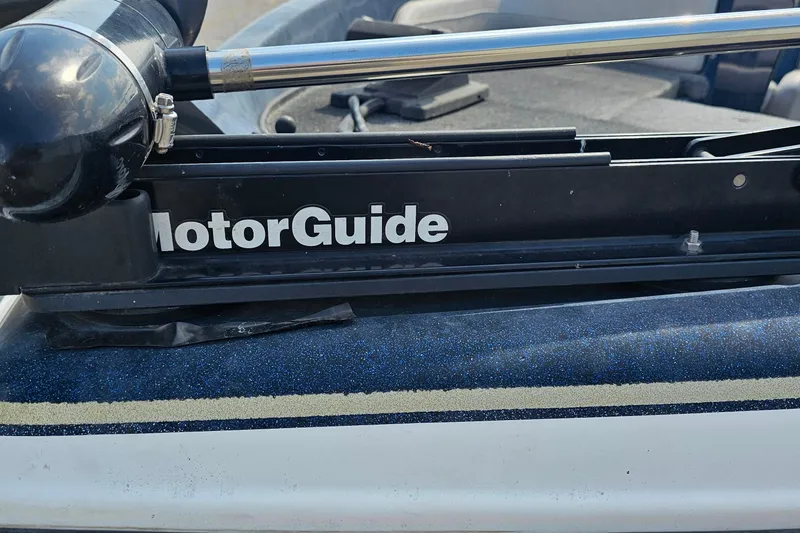 Slide: The Image of MotorGuide trolling motor on 2004 ProCraft 180 Combo boat deck. - 4
