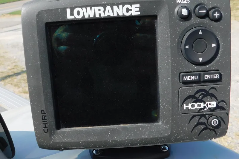 Slide: The Image of Lowrance HOOK-5x fish finder on Eagle G3 175 PF, 2009 model. - 3