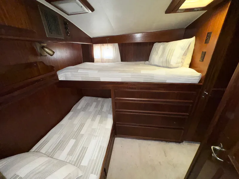 Slide: The Image of Hatteras 42 Convertible 1978 - 12