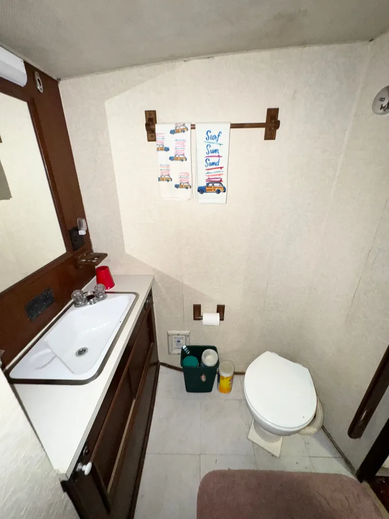 Slide: The Image of Hatteras 42 Convertible 1978 - 14