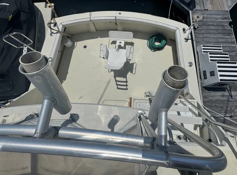 Slide: The Image of Hatteras 42 Convertible 1978 - 21