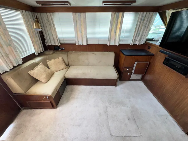 Slide: The Image of Hatteras 42 Convertible 1978 - 6