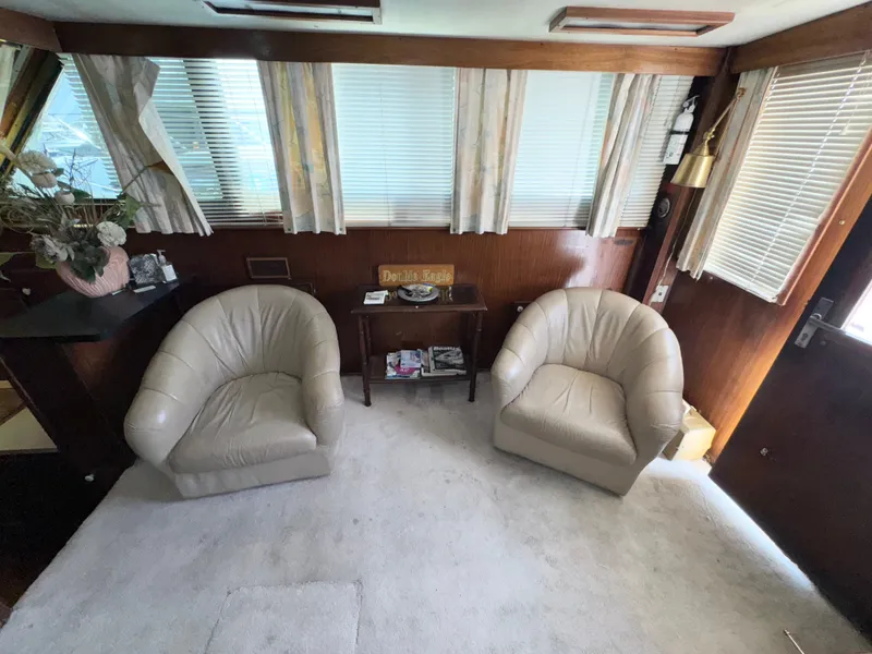 Slide: The Image of Hatteras 42 Convertible 1978 - 7