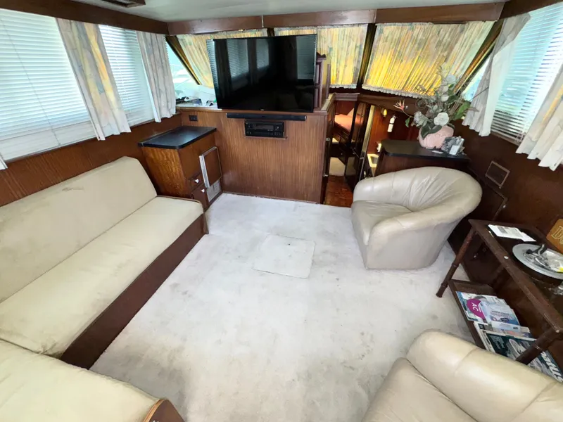 Slide: The Image of Hatteras 42 Convertible 1978 - 8