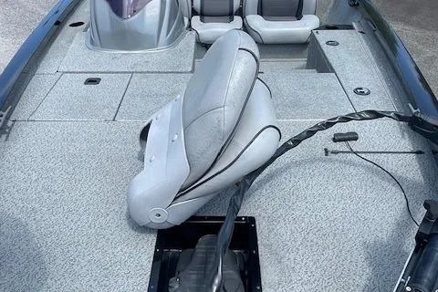 Slide: The Image of 2019 G3 Sportsman 1710 boat interior with gray seating and spacious deck. - 5