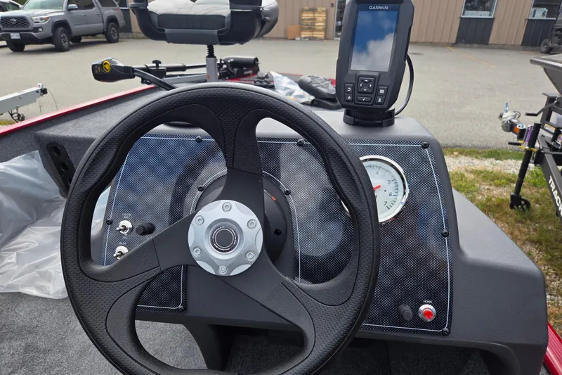 Slide: The Image of Steering console of 2026 Tracker BT CLASSIC XL boat with Garmin device and gauge. - 6