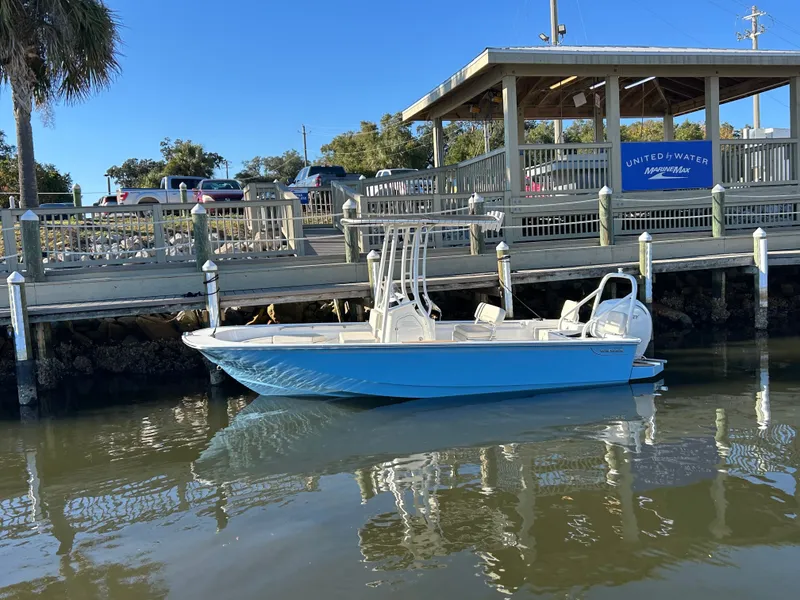 Slide: The Image of Boston Whaler 190 Montauk 2026 - 2