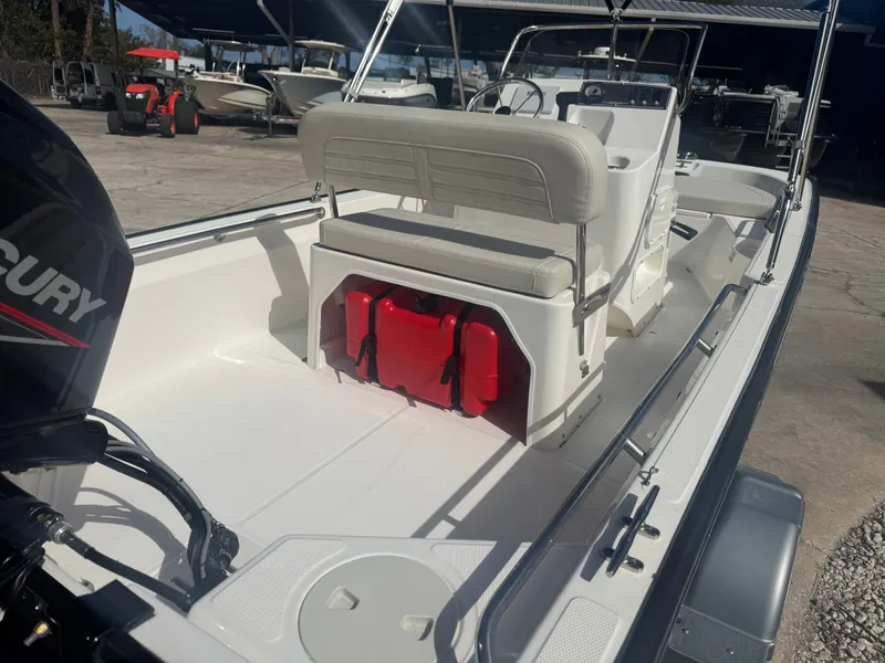 Slide: The Image of Boston Whaler 150 Montauk 2026 - 4