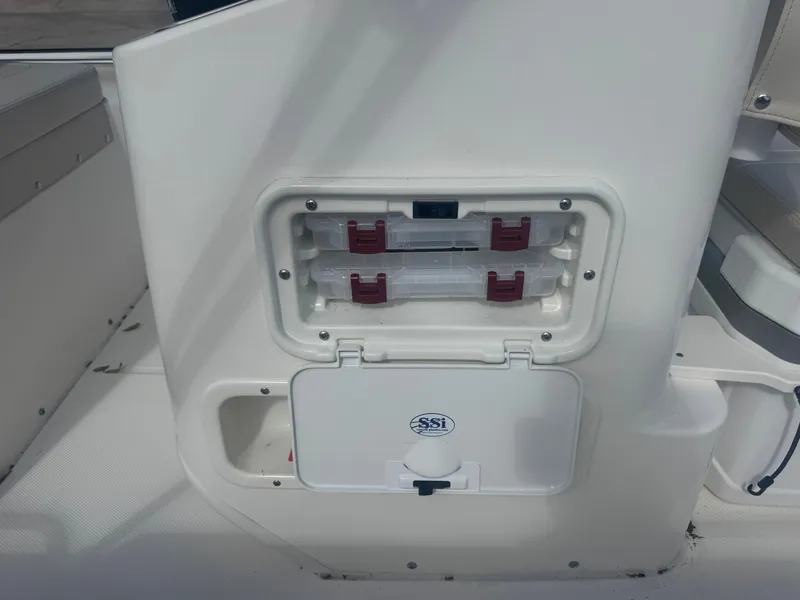 Slide: The Image of Boston Whaler 150 Montauk 2026 - 9