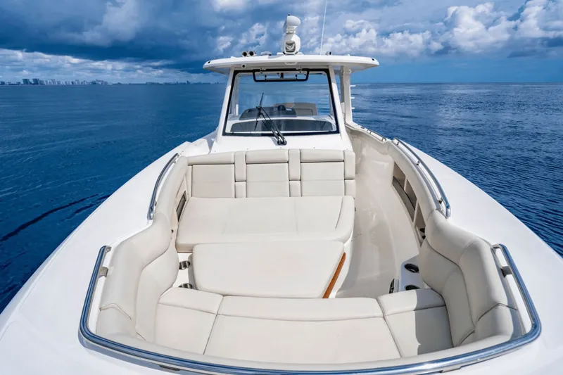 Slide: The Image of Boston Whaler 350 Realm 2022 - 16