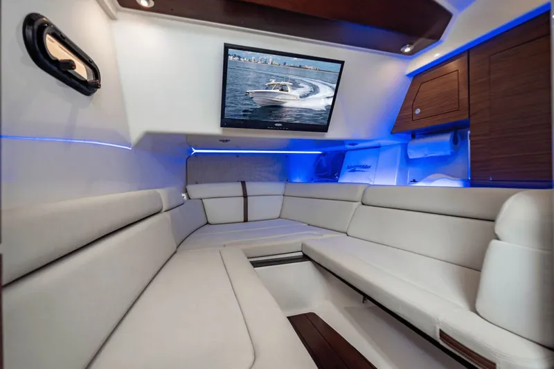 Slide: The Image of Boston Whaler 350 Realm 2022 - 19