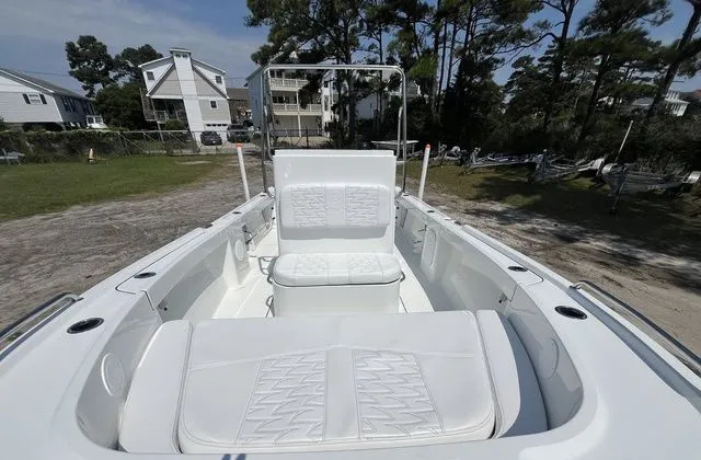 Slide: The Image of Parker 18SE Center Console 2026 - 7